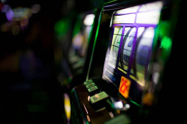 kkslot777 live blackjack table on mobile screen with dealer and betting interface